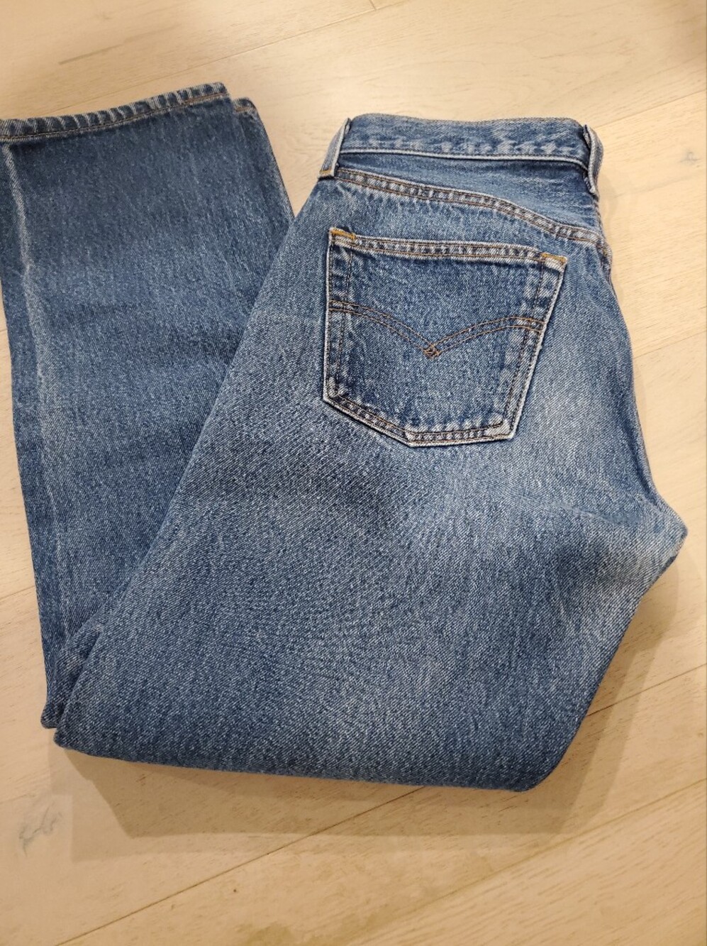 Levi classic medium blue wash 501